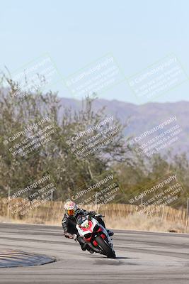 media/Dec-01-2025-Moto Forza (Mon) [[2daa91e15f]]/3-Beginner Group/Session 3 (Turn 3)/